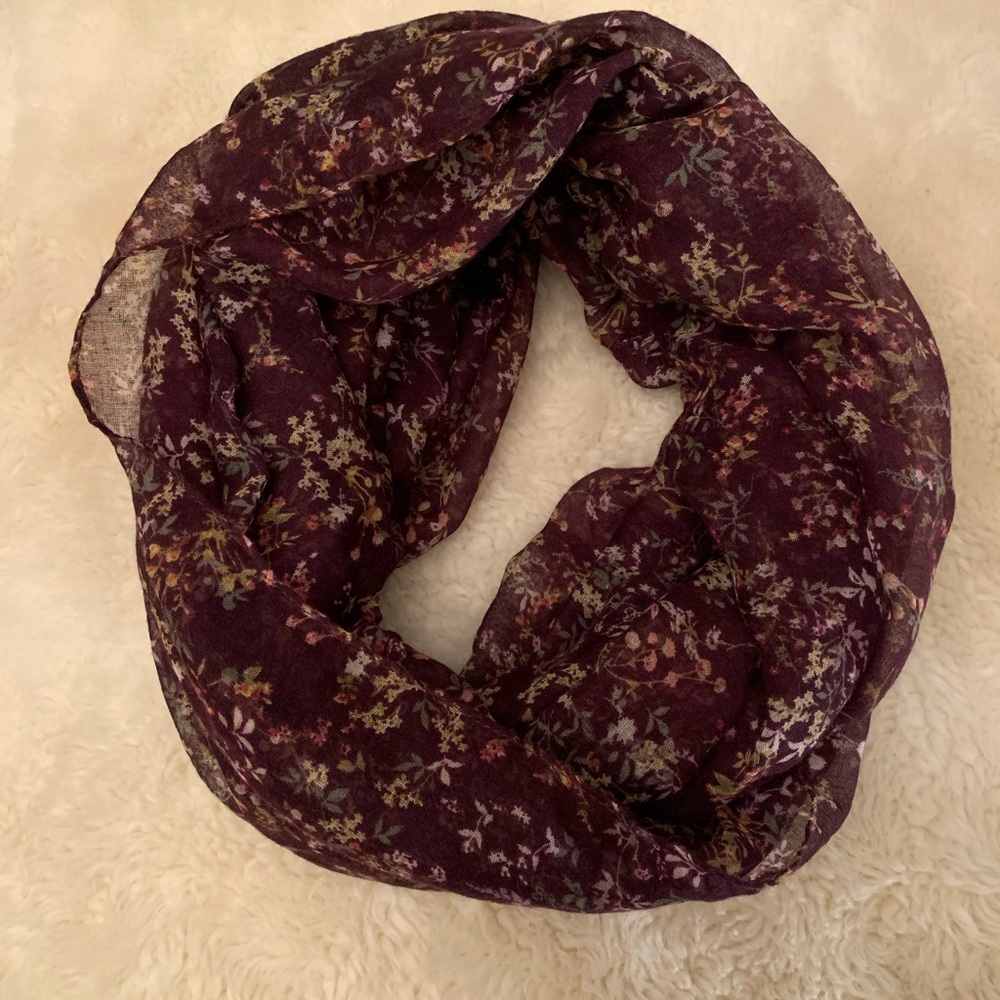 2 infinity scarfs
